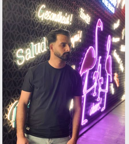 pic loading ...
