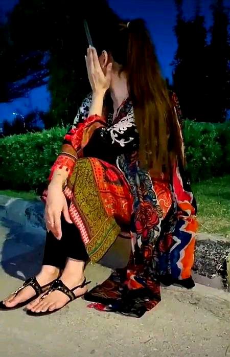 پہلے جیسی ہو تو جاؤں مگر! 
یاد تو آئے میں پہلے تھی کیسی 🔥