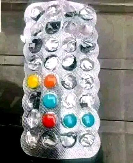 صبح سے اب تک یہ پورا پتہ کھا لیا ہے 😒😏😏😐😐
🙁لیکن بخار اترنے کا نام ہی نہیں لے رہا🤧🤕🤒😷