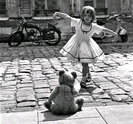 ہم اور کسی کے لئے اہم ۔۔۔
آج ہم چھوڑ نہ دیں یہ وہم 
🙂💔