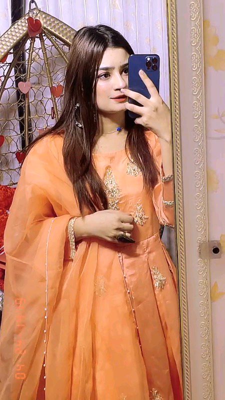 ہم بھی انا پرست زمانے میں ہیں مشہور 👑
کرتے ہو بے رخی تو سو بار کیجئے🔥😏💯