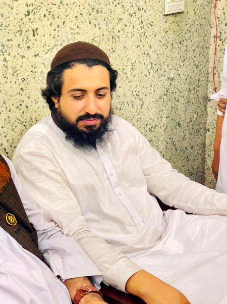 اتنا سوہنا قائد ہے کسی کے پاس تو لے کے آوو
خادم حسین رضوی رحمتہ اللّٰہ علیہ کا شیر 🦁🦁🦁🦁🦁🦁
