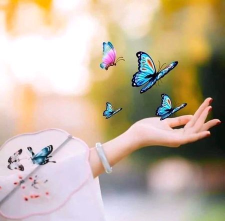 اگر کسی کے دل کی خوشی آپ سے وابستہ ہے..
تو آپ کا وجود  قابلِ رشک ہے..