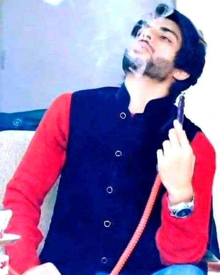 اتنی محنت سے تو بگاڑا ہے خود کو
جائیے
آپ کسی اور کو سیدھا کیجئیے