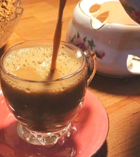 کیسے اک  لفظ میں  بیان کر  دوں اسے.. 
دل کو اس چائے نے کتنا مدہوش کر دیا..🔥