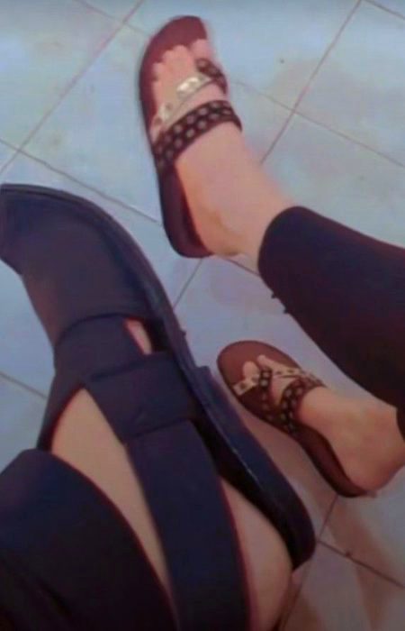 ﺳﺎﺭﮮ ﺟﺬﺑﮯ.. ﺗﻤﺎﻡ ﻭﻋﺪے..ﺩﻋﺎﺋﯿﮟ ﺳﺎﺭﯼ..ﺳﺒﮭﯽ ﺍﺭﺍﺩﮮ..ﮨﺮ ﺍﮎ ﺗﻤﻨﺎ..ﮨﺮ ﺍﯾﮏ... ▼▼
ﺧﻮﺍﮨﺶ..ﺧﻮﺍﺏ ﺍﭘﻨﺎ..ﺧﻤﺎﺭ ﺳﺎﺭﮮ..ﻣﺤﺒﺘﻮﮞ ﮐﮯ ﻧﺼﺎﺏ ﺳﺎﺭﮮ..ﺟﻮ ﺗﻢ ﮐﻮ ﺩﮮ ﺩﻭں..ﺗﻮ ﺍﺗﻨﺎ ﮐﮩﮧ ﺩﻭ..ﻭﻓﺎ ﮐﺮﻭ گے؟🥀 -𝑨𝒑𝒌𝒂 𝑳𝒐𝒗𝒆𝒍𝒚🧎♂️💕