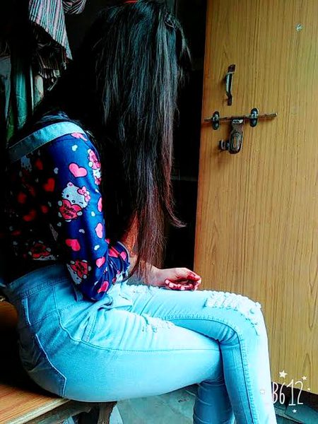محبتوں کے متبادل نہیں ہوتے جو دل جیت لیتا ہے ❤ بس وہی ہمیشہ دل پہ راج... 
کرتا ہے"❤️🙂
 -H..A