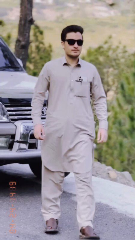 بھرم رکھتی ہوں محبت میں بھی اناؤں کا
زباں پے کوئی التجا، جی حضوری بھی نہیں
تو مجھے نا ملے اور میں ۔۔۔۔۔ مر ہی جاؤں
میری جان اب اتنے تم۔۔۔۔۔ضروری بھی نہیں