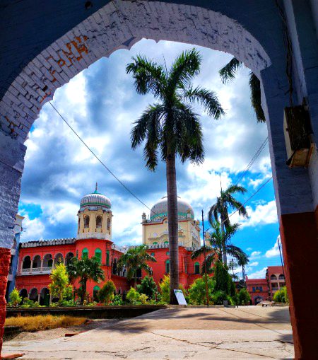 آنکھوں نے کہاں دیکھا ہوگا 👀
اخلاص کا ایسا تاج محل ❣️