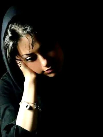 اس دنیا میں اپنا کوئی نہیں ہوتا.. 
بس سارے کے سارے رشتے مطلب کے ساتھ جوڑے ہوئے ہیں💔Unzii🥀