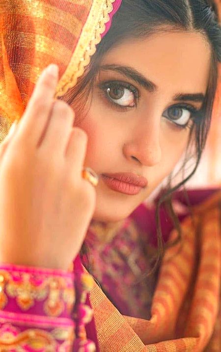 کتنا مُشکل تھا اے دوست بچھڑنا اُس کا.. 
جس کا ہر ُ ناز محبت سے اٹھایا میں نے💔Unzii🥀