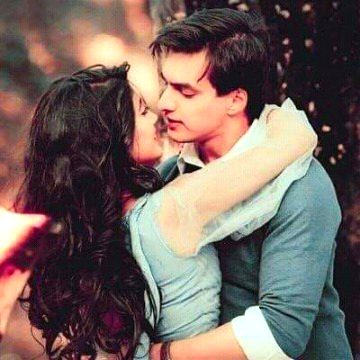 اپنے ہاتھوں سے چاۓ بنا دیجیئے☕
ہم خفا آپ سے ہیں ____ منا لیجیئے ❤
?.A..S❤❤👄