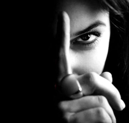 تم مجھے چھوڑ گئے تھے. وہ تمھیں چھوڑ گیا..
اسے کہتے ہیں مری جان  مکافات کا دکھ.
لذت ِ ہجر کے ثمرات نہ گنوا مجھ کو..
میں نے جھیلا ہوا ہے.یار ملاقات کا دکھ💔Unzii🥀