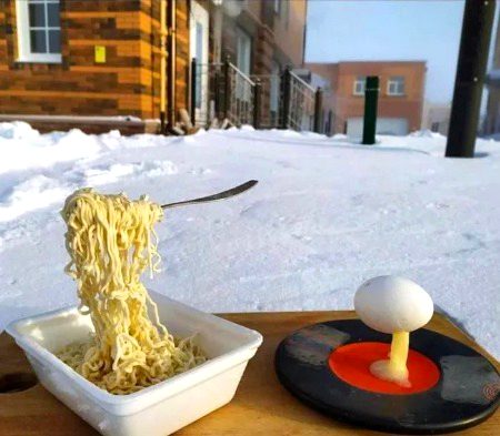 This picture of 42-celsius weather in Novosibirsk Russia