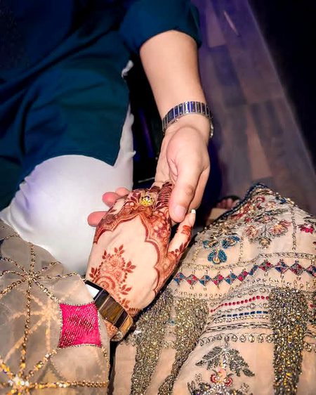 اپنی قربت میں رکھ مجھے 🥰😘
میں تیرے سوا سارے جہاں سے بیزار ہوں۔🥀😘❤🥰
 🥰❤😘😘