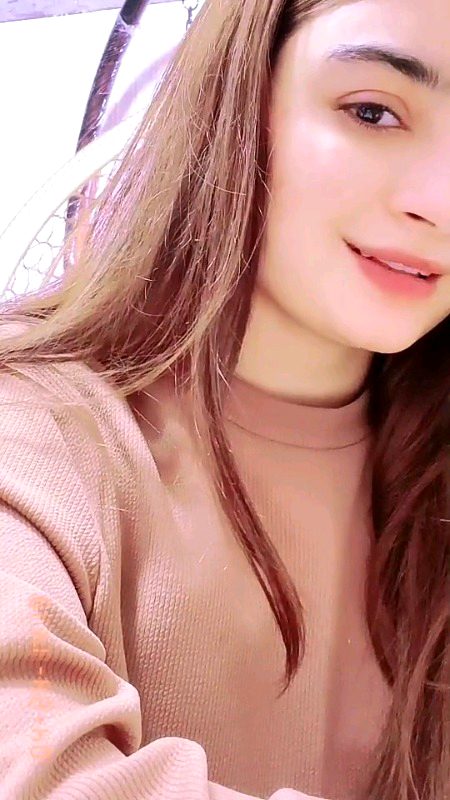 کیا ہوا جو زندگی الجھ سی گئی ہم بھی مسکرا کر سلجھا لیں گے👑🔥