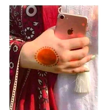 کبھی ضرورت پڑی تو بتانا
مشورہ نھیں ساتھ دیں گے
InshaAllah