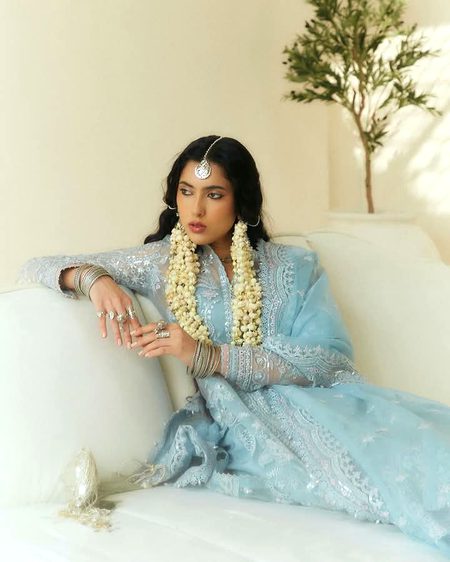 میرے دل نے تُجھ کو چاہا کیا یہی میری خطا ہے..
مانا خطا ہے لیکن ایسی تو نہ سزا دے💔Unzii🥀