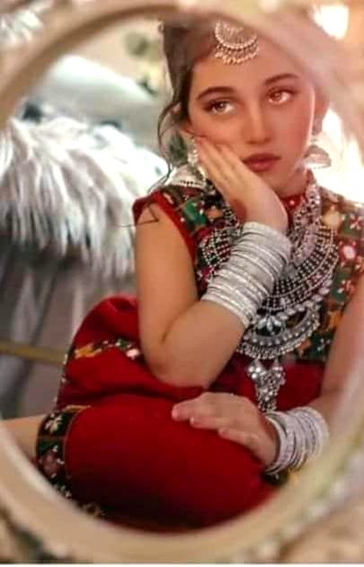 Beautiful People image