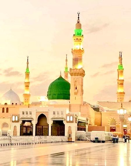 اس قدر عشقِ نبی ﷺ ہو کہ مٹادوں خود کو
اس قدر خوفِ خدا ہو کہ نڈر ہو جاؤں
صلی اللہ علیہ وآلہ وسلم