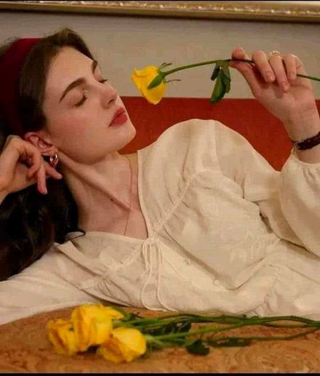 ہم نے تو ہرگز کچھ نہ دیکھا جذب الفت میں
غلط یہ بات کہتے ہیں کہ دل کو راہ ہے دل سے۔💔Unzii🥀