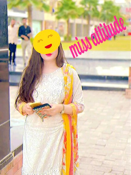 ہیرے کی طرح قیمتی اور نایاب بن جاؤ
نا کہ پتھر کی طرح جو ہر جگہ پڑا ہوتا ہے  😌
Khushi✌