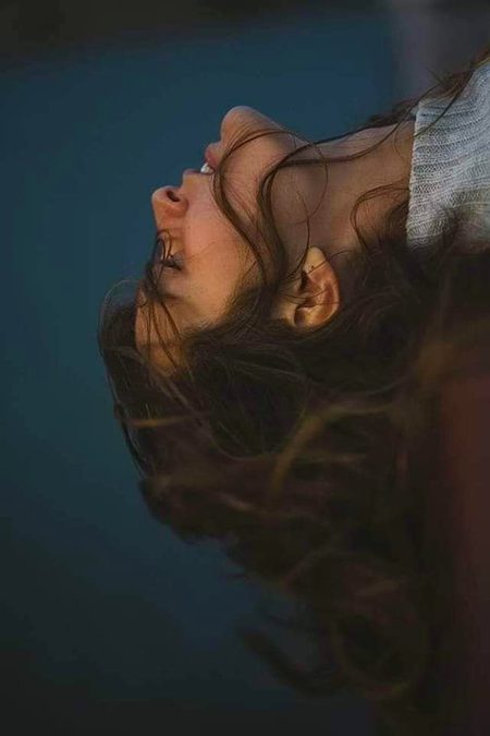.اب کہاں ہو؟ کہ میں بے جان ہوا جاتا ہوں
اے محبت سے مجھے جان بلانے والے🔥 Mahii 💔