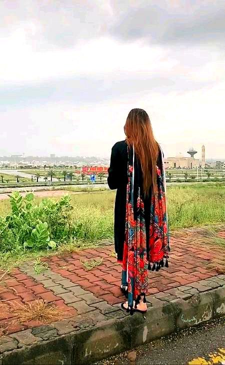 اجنبیت ایک راز ہے اور راز ہمیشہ 
پرکشش ہوتے ہیں ۔۔!🔥