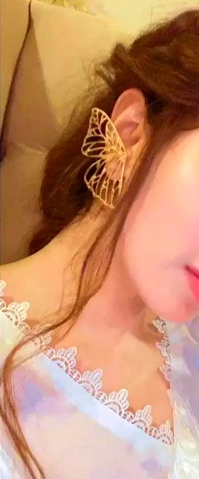ایسا نہیں کہیں کوئی ہے غلاط فہمی جو بنی ہے
کھویا نہیں اپنا پن احساس کی راہ چنی ہے🔥