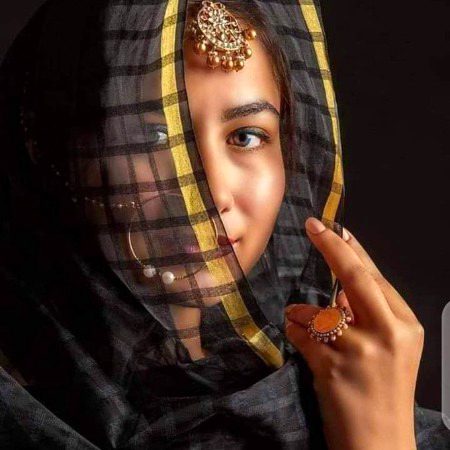 پُرکیف کس قدر ہیں یہ آزارِ عاشقی
میں اُن سے کہہ رہی ہوں مرا دل دُکھائیے_🖤
