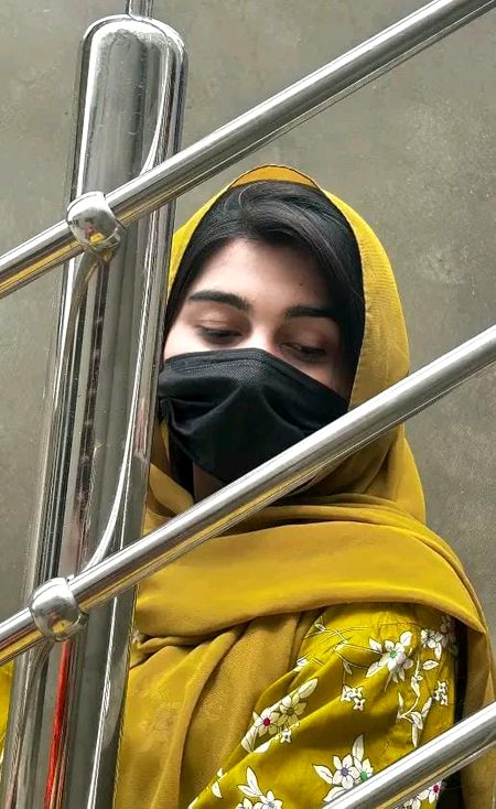 کہ ایک وقت ایسا بھی آۓ گا جب تمھیں دلی خوشی صرف لوگوں سے کنارہ کش ہونے میں ہی ملے گی۔