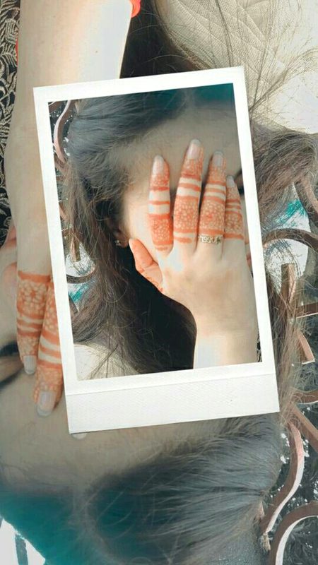 بیکار خیالوں سے کبھی لپٹ کر نہیں دیکھا
جو کچھ بھی ہوا ہم نے پلٹ کر نہیں دیکھا
اس ڈر سے کہ کٹ جائیں نا بینائی کے ریشے
آنکھوں نے تیری راہ سے ہٹ کر نہیں دیکھا
فرحت عباس شاہ