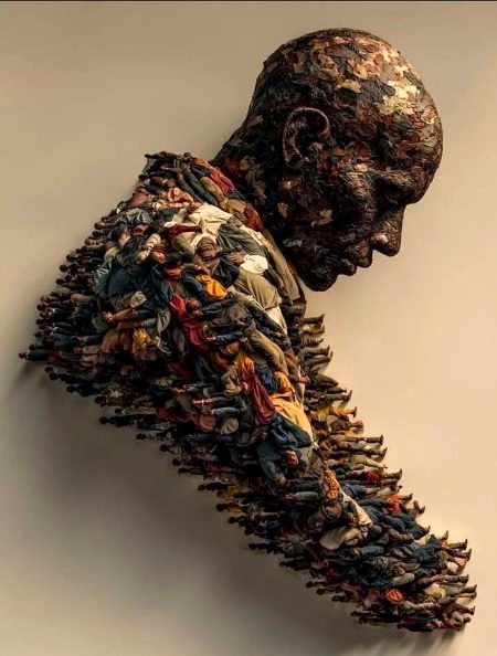 اپنے کاندھوں کو اوروں کی امیدوں کی آماجگاہ نہ بناؤ وگرنہ خود سے محروم رہ جاؤ گے🍁