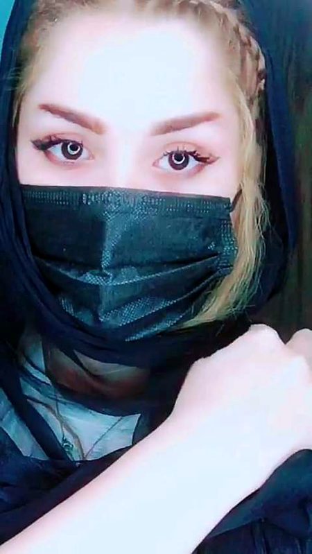 اب میں غور کرتی ہوں لہجوں پر۔۔۔۔🖤
لفظ۔۔۔ معنی نہیں بتاتے مجھ کو۔۔۔۔
🔥