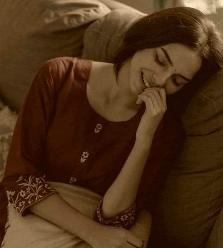 لگا دیا ھے اسے ھم نے کارِ وحشت میں.
وہ دل کہ جس سے دھڑکنے کا کام لینا تھا💔Unzii🥀