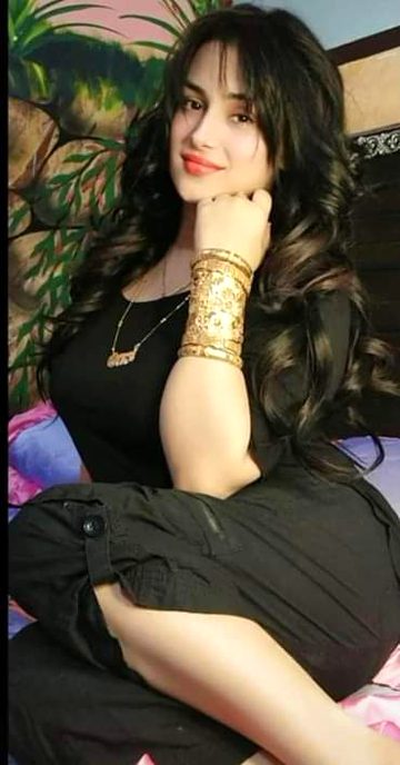 جو بس جاتے ہیں دل میں دھڑکن بن کر--
---دل پھر ان سے کبھی بھرا نہیں کرتا_