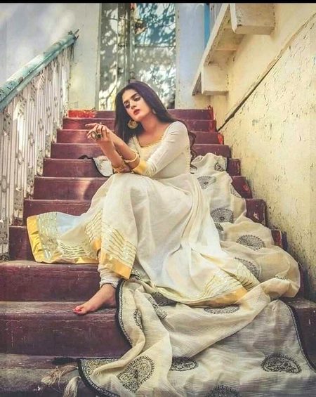 جی ڈھونڈتا ھے پھر وہی فرصت کہ رات دن.. 
بیٹھے رہیں.تصور جاناں کیے ہوئے💔Unzii🥀