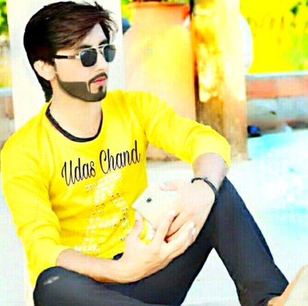 ہائے وہ مسکراتی آنکھ کا دکھ
Chaand 💔 
ہائے وہ شخص بھی اجڑ گیا ہے...😭💛