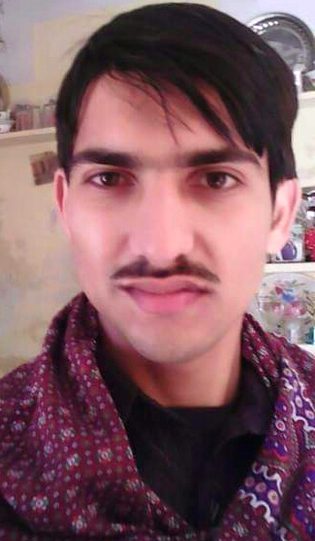 5 Saal  purani  pic hai yeh 👌