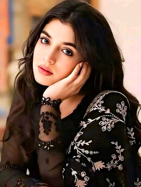 *جس میں تم نے ہر رشتہ توڑ دیا تھا..* 
 *وہ میسج میں ہر رات پڑھ کر سوتی ہوں...