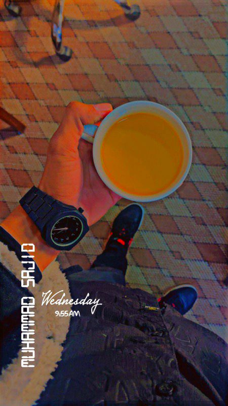 اسے منانے میں گھنٹوں کا وقت لگتا ہے,
اور ایک ہم کہ پگھل جائیں ایک چا ئے پر.🙄🫣