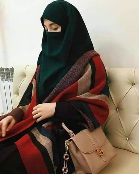میں اکثر جھک جاتا ھوں کیونکہ
میں چاہتا ھوں تعلق نہ ٹوٹنے پائے🔥💔