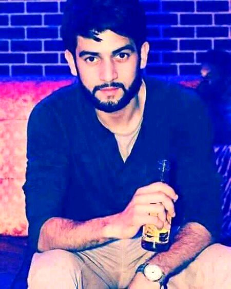 ہر اداس شخص کو
عشق کا مسئلہ نہیں ہوتا... 🍁