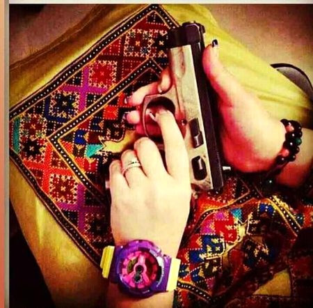 زه رحمان کفن په غاړه به راپاسم
کا خبر شوم چه پختون د چا غلام شو