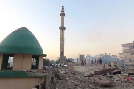 قابض یہودی جنگی طیاروں نے #غزہ کی پٹی میں جبالیہ میں مسجد العمری کو شھید کردیا ہے۔