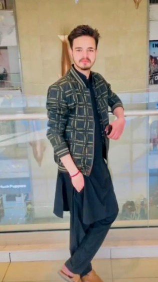 کبھی تو اپنے لہجے سے یہ ثابت کر دو
کہ محبت تم بھی ہم سے لاجواب کرتی ہو❤ MUURSHD