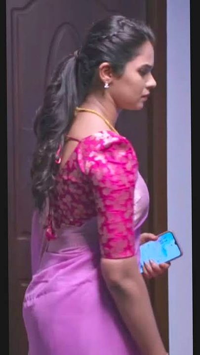 Sari design is best. only legends can understand this image 🤭