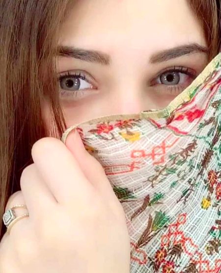 .اس  نے  کہا  تمہاری  آنکھیں  بہت  پیاری  ہیں.!!!!❤️ ہم نے کہا تیز بارش کے بعد موسم اکثر پیارا ہی لگتا ہے .!!!!❤😘😍