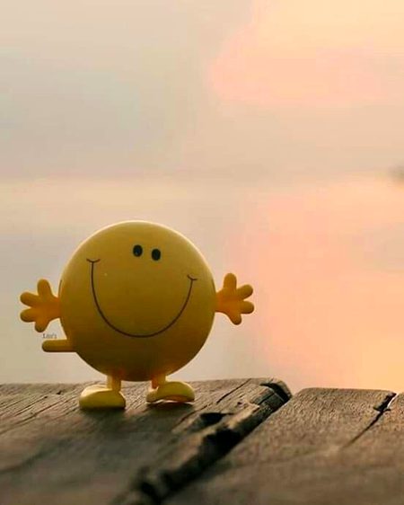 اپنی حیثیت کا کبھی گمان نہ کرنا،
 اڑان زمین سے شروع اور زمین پہ ختم ہوتی ہے