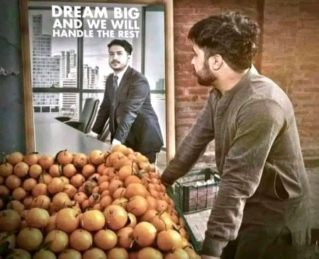 انسان کی بدترین زندگی  🤔
   جوانی کی غربت ہے💔🔥